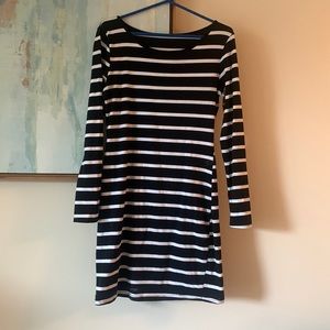 Stretchy black and white boatneck dress